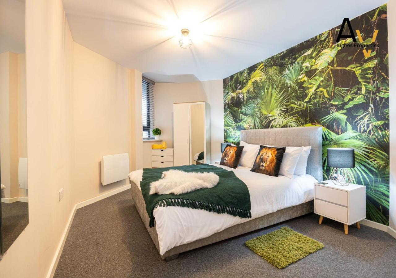 Apartment Delightful One-bedroom In Salford - Ideal For Short Breaks By Av Hughes