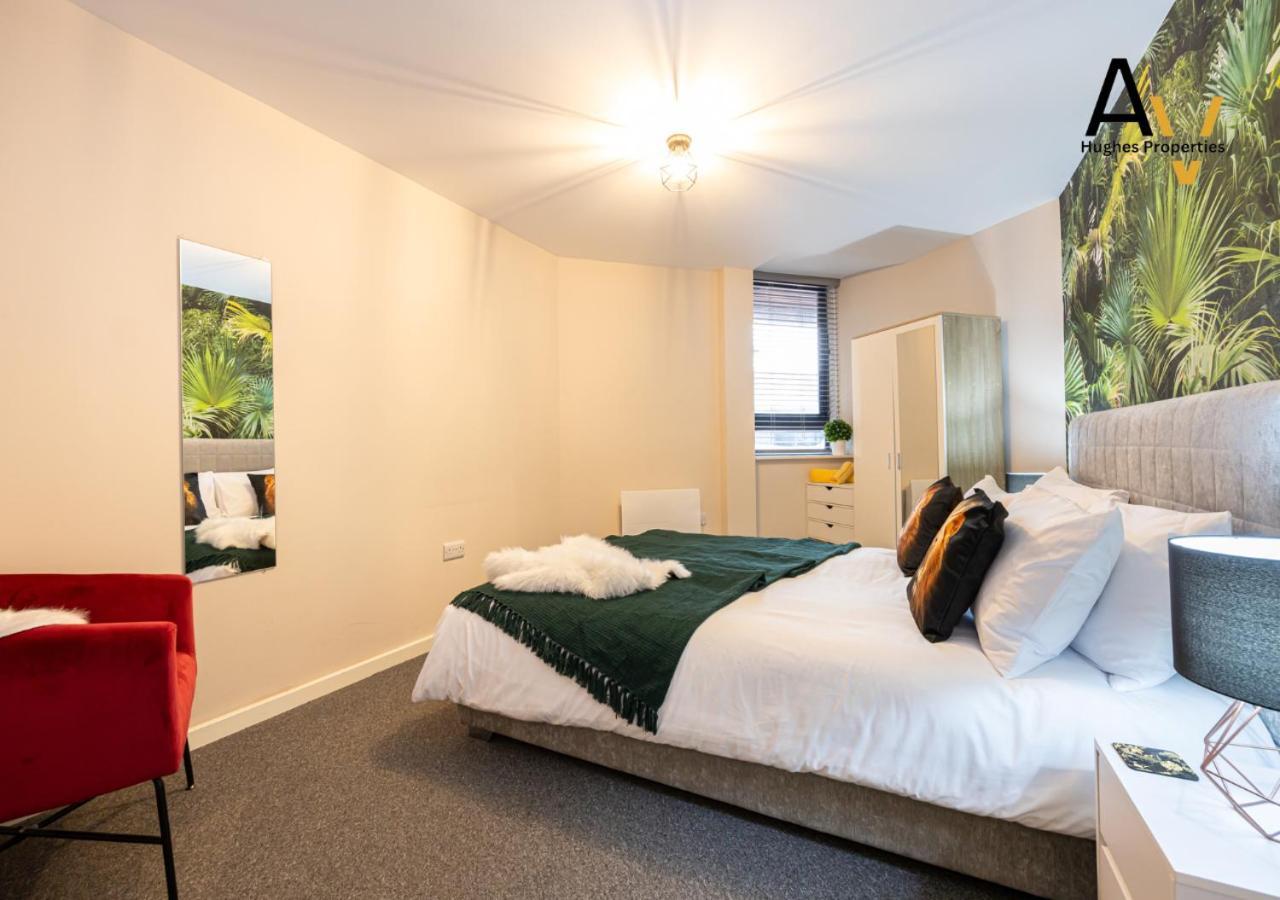 Apartment Delightful One-bedroom In Salford - Ideal For Short Breaks By Av Hughes *